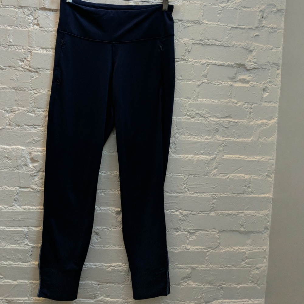 Lululemon deep royal blue joggers.